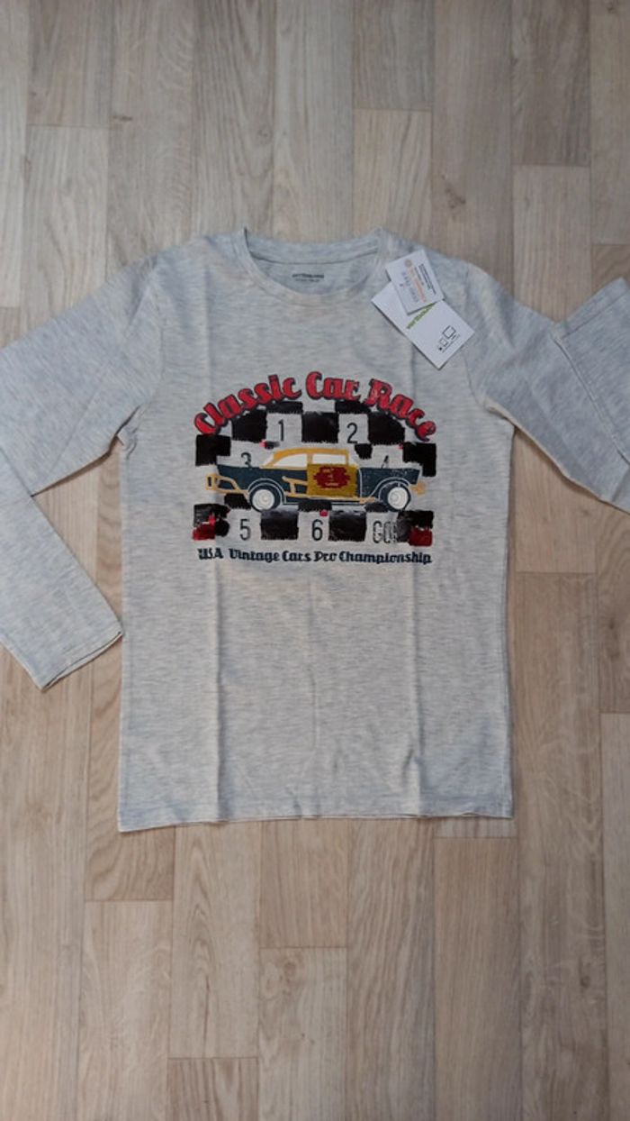 Haut à manches longues neuf