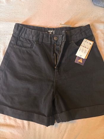 Short noir