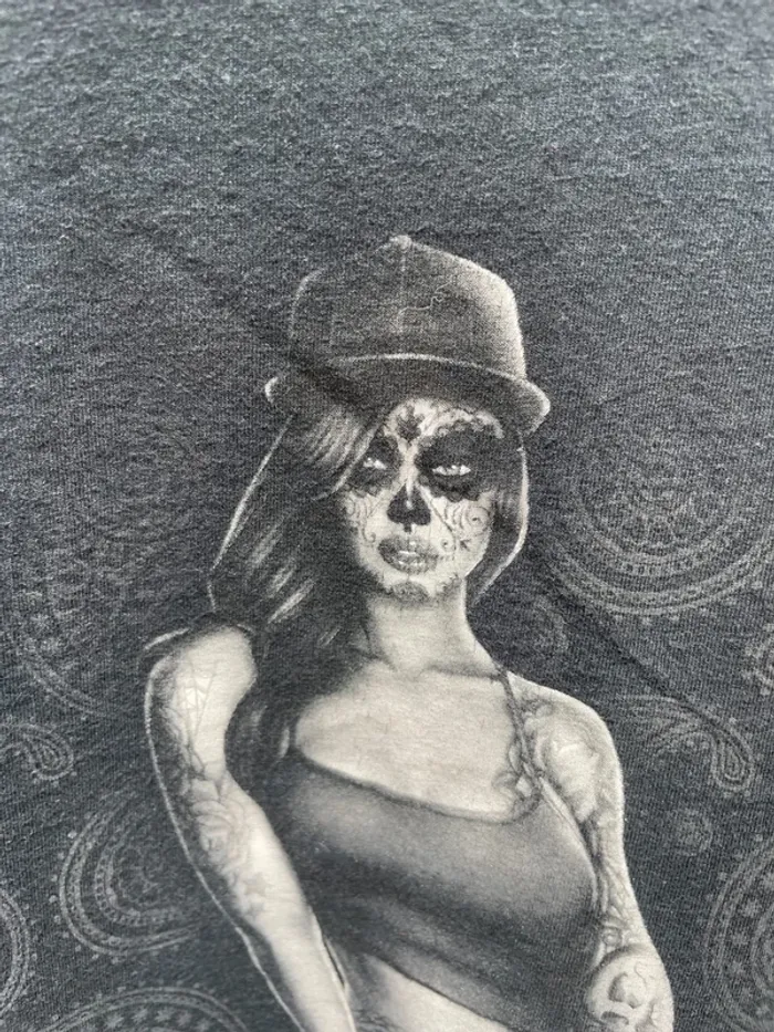 Vintage Streetwear T-Shirt – Sugar Skull Woman & Pitbull Graphic – Size L - photo numéro 3