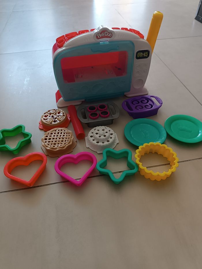 Pâte à modeler le four magique