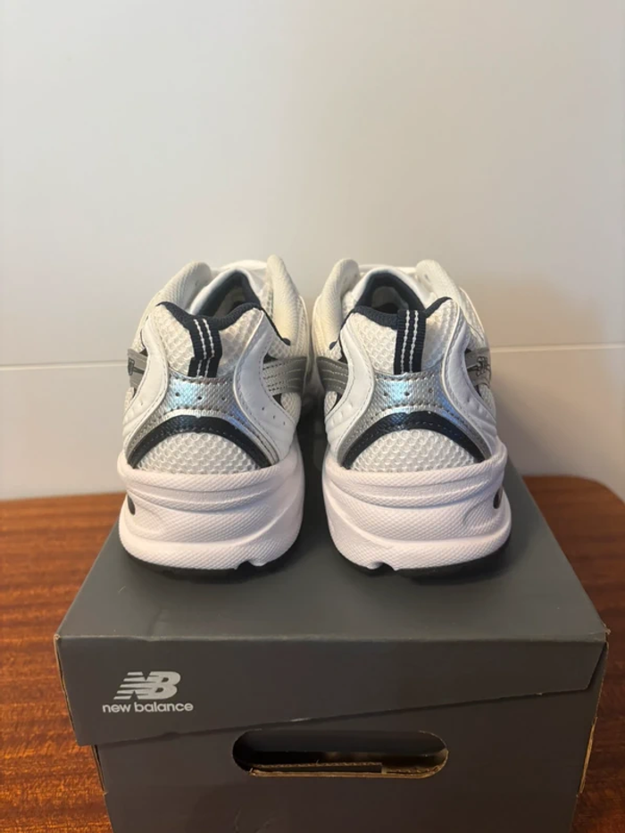 Baskets New Balance 530 taille 39.5 - photo numéro 3