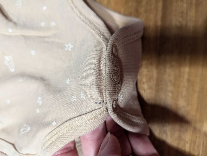 Lot bodies Kiabi 1 mois - photo numéro 2