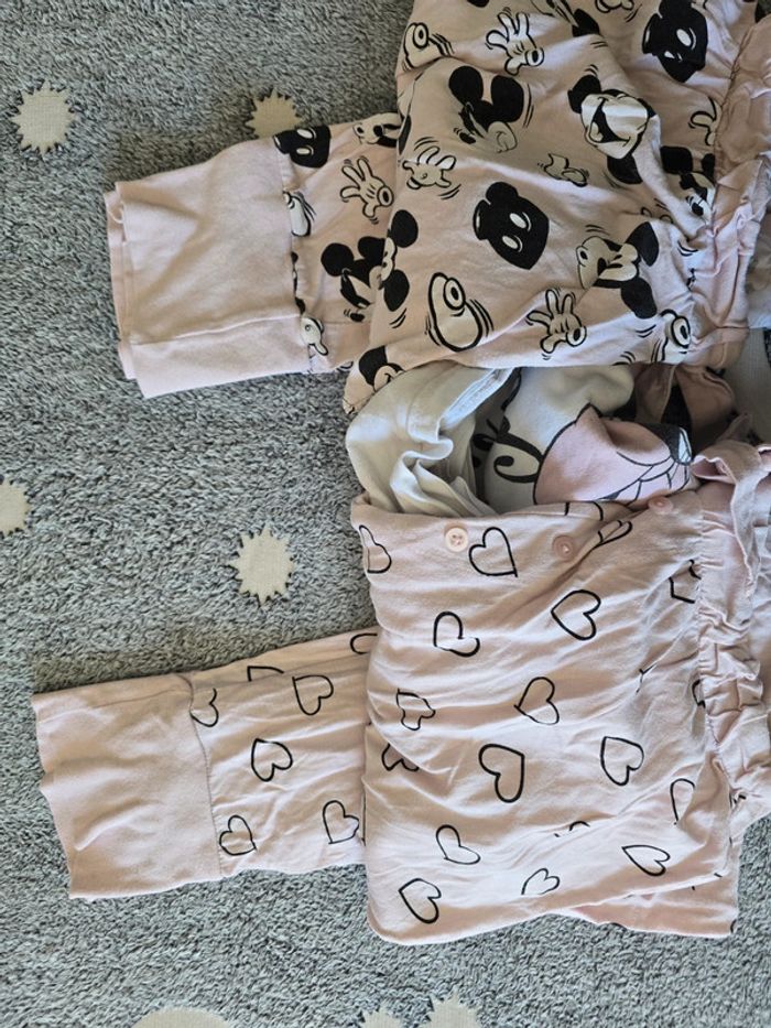 2 pantalons et 1 tee-shirt Minnie pyjama taille L - photo numéro 8