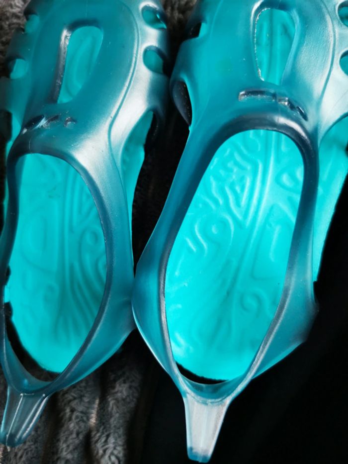 Chaussures de piscine décathlon taille 24 - photo numéro 3