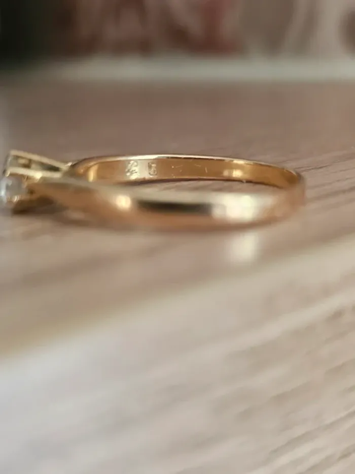 Bague or 18 carats – Taille 53/54 – pierre blanche scintillante - photo numéro 4