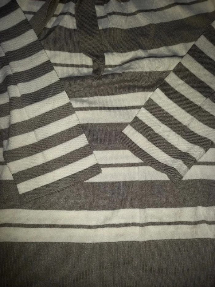 Pull rayé neuf - photo numéro 5