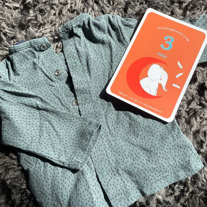 Tee shirt bébé ouverture arrière - photo numéro 2