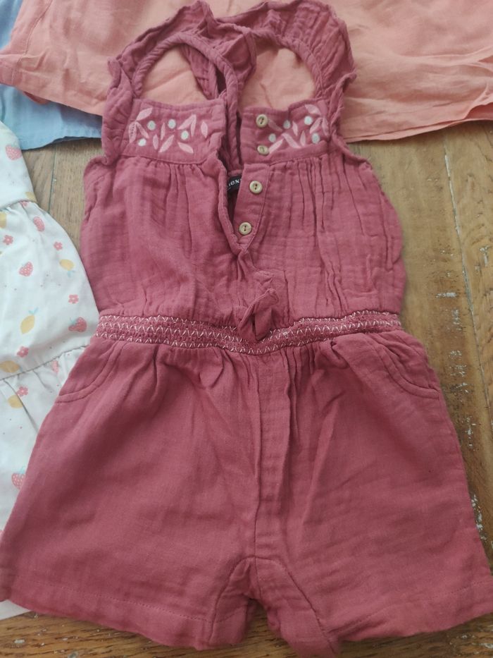 Lot 3 robes et une combi short 24 mois in extenso - photo numéro 2