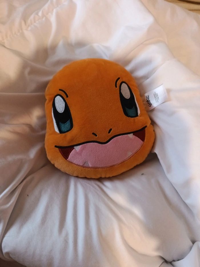 Peluche oreiller Salamèche pokémon