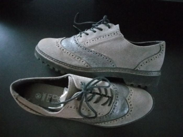 Chaussures,Derbies, basse pour  femme taille 38, hiver grise, noire FPC, lacet - photo numéro 3