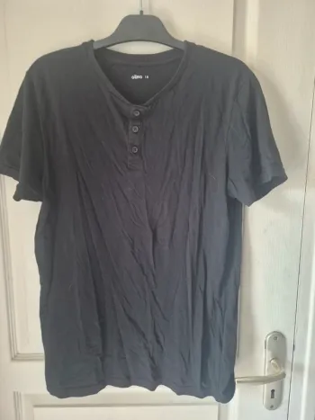 Tee shirt