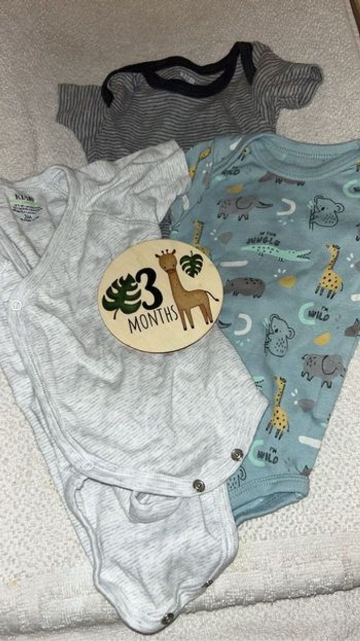 Bodies taille 3 mois