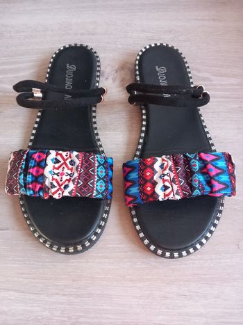 Pairebde claquettes colorée T.36