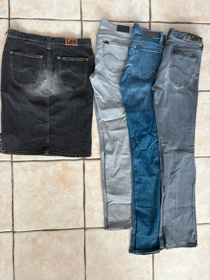 Lot jeans + jupe Lee - en très bon état - différentes tailles -