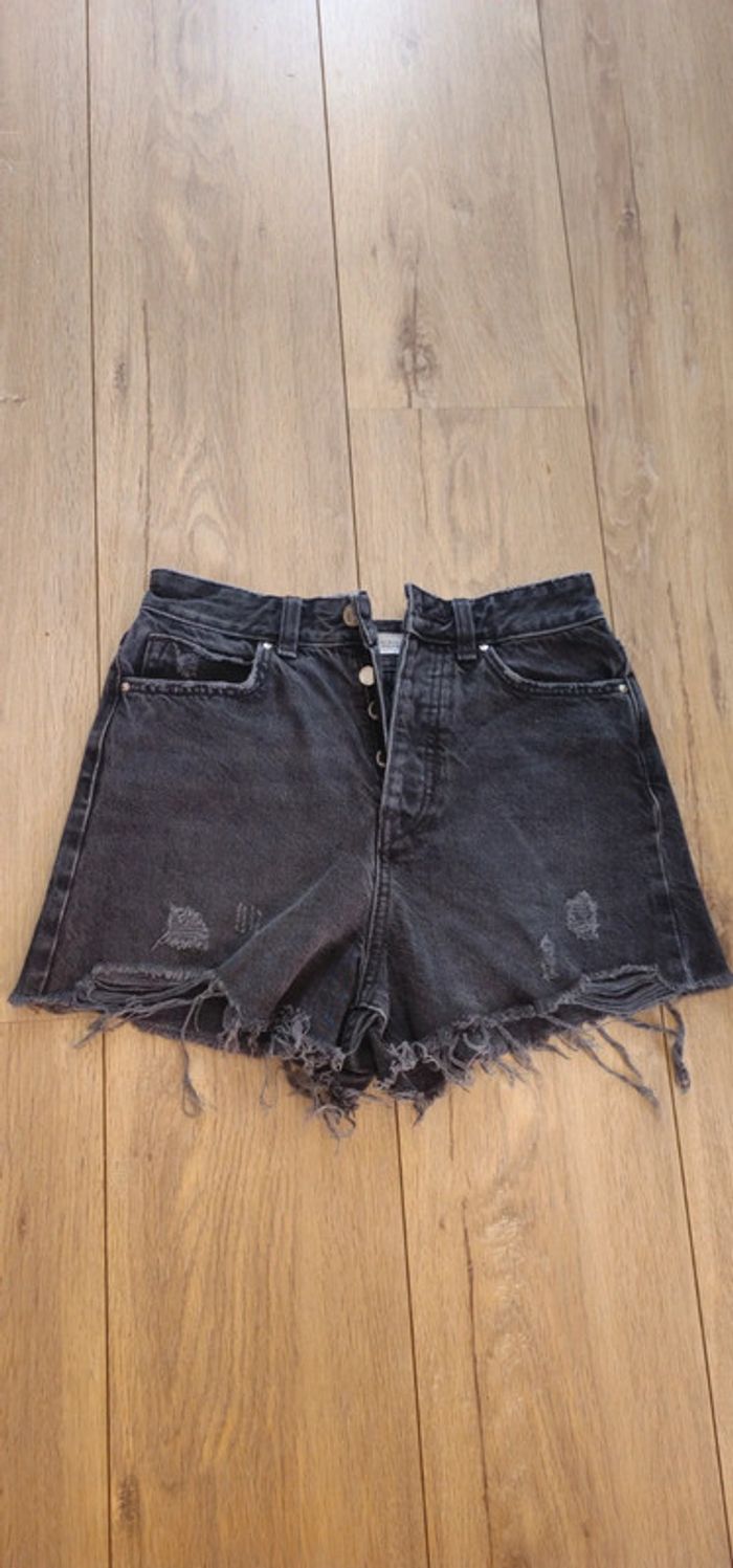 Short Zara