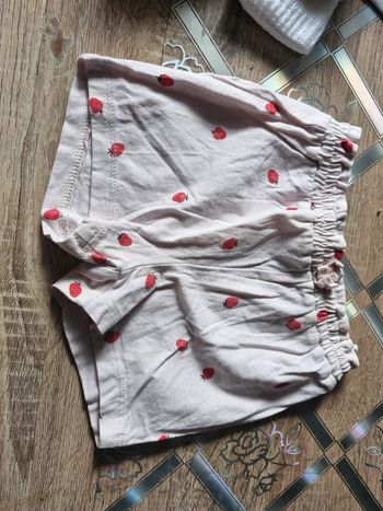 Short fille rose