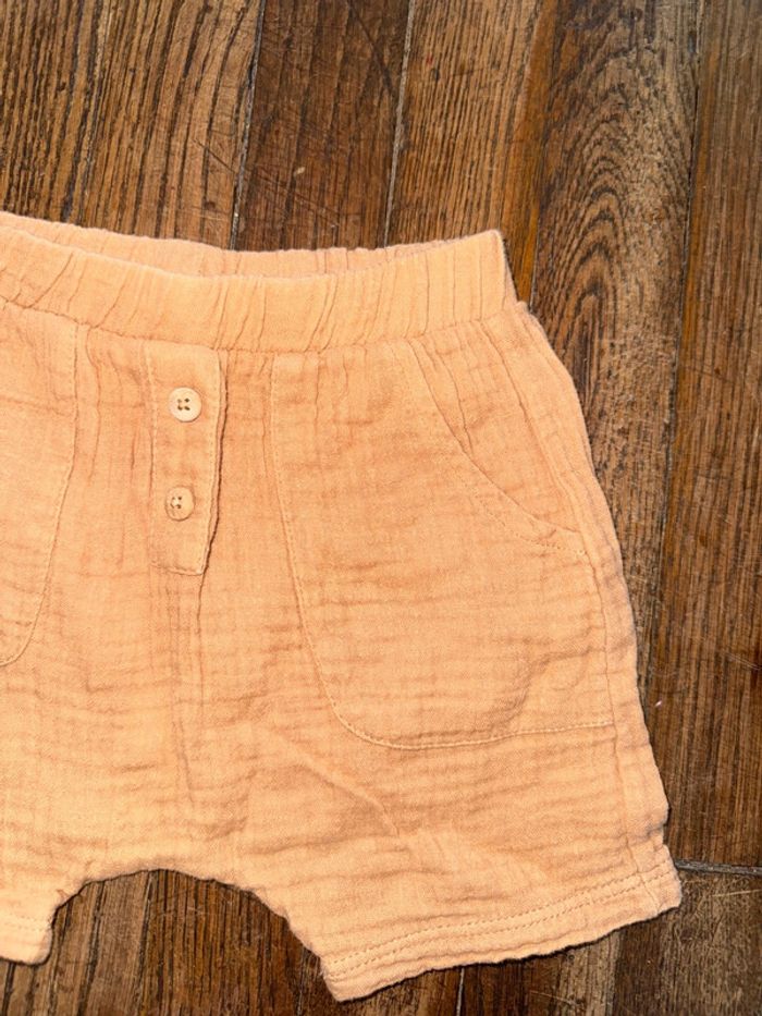 Short Zara 6 mois - photo numéro 2