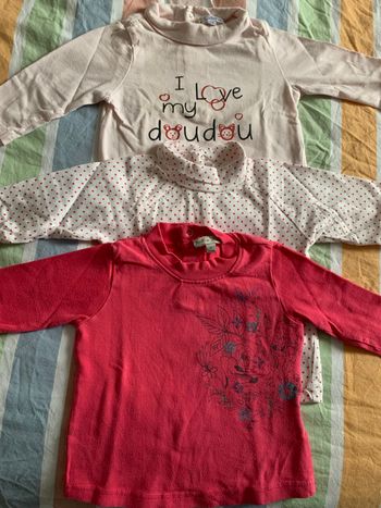 Lot de trois sous pulls fille 6 mois