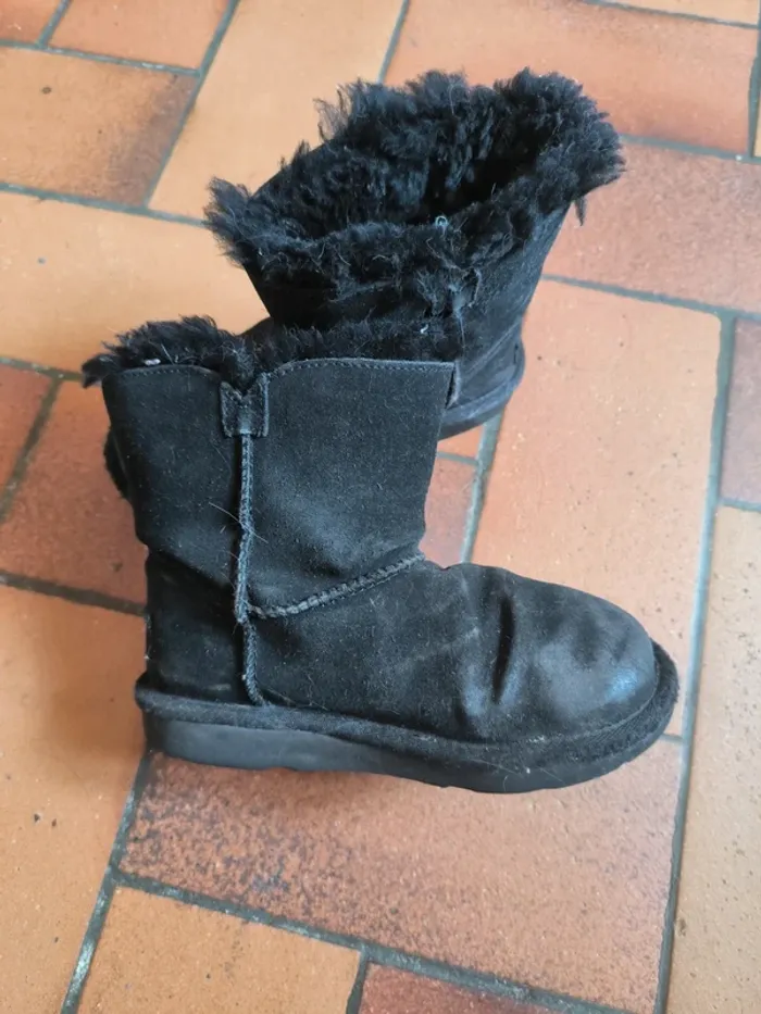 Bottine fourrée UGG pointure 30 - photo numéro 7