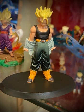 Figurine dragon ball gashapon Hachette Trunks