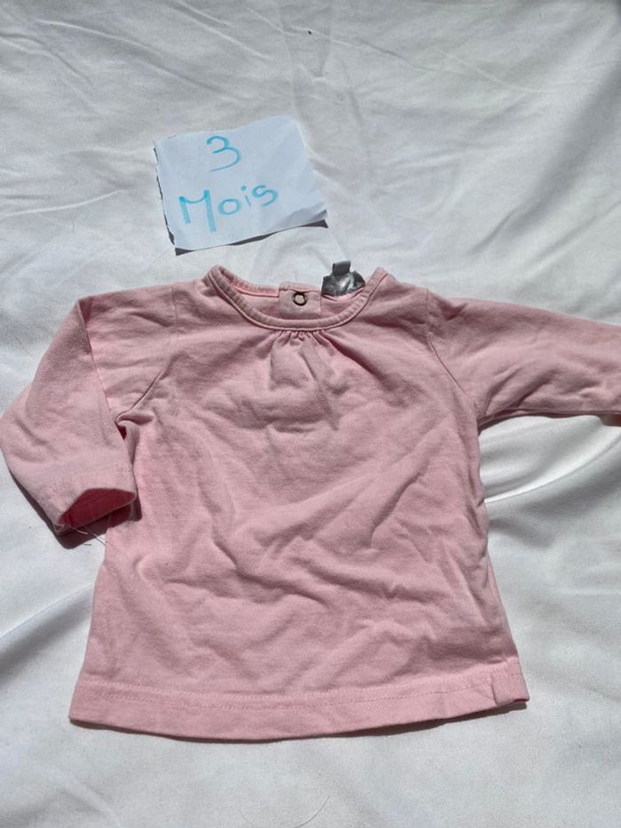 Sous pull taille 3 mois en parfaite état
