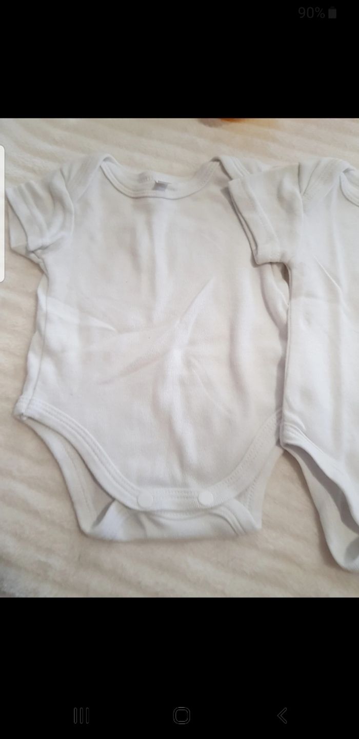 Lot de 2 bodies bébé taille 1 mois - photo numéro 3
