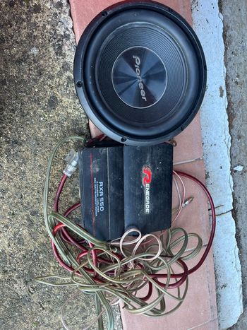 Lot Caisson Pioneer TS-A250D4 + Ampli Renegade RXA 550 avec câbles – Très bon état