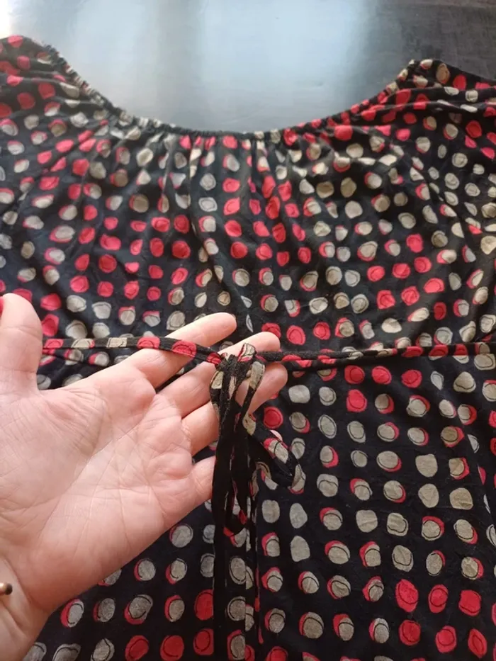 Robe col rond avec bande de dentelle - photo numéro 5