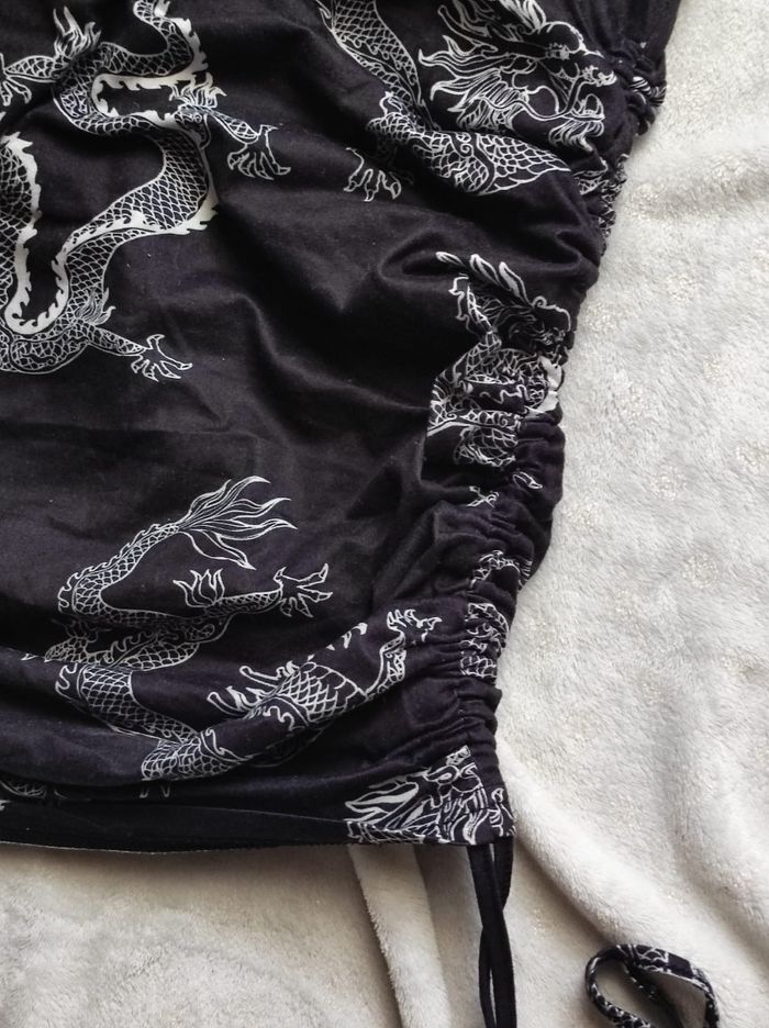 Robe moulante dragon taille M - photo numéro 3