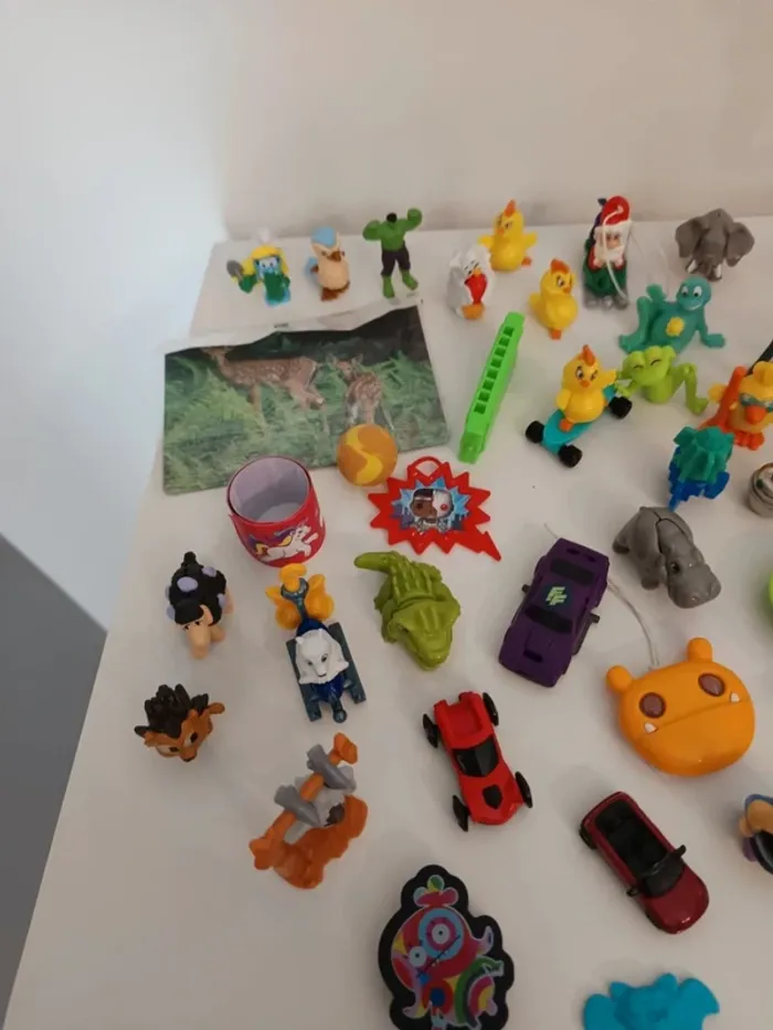 Lot petits jouets - photo numéro 2