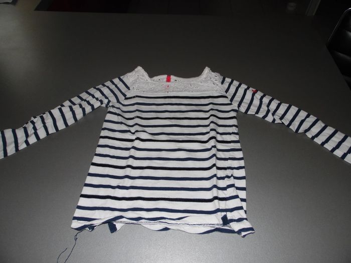 Tee Shirt ML marin rayé bleu et blanc Taille 5- 6 ans