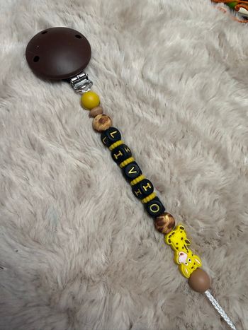 Attache tétine girafe