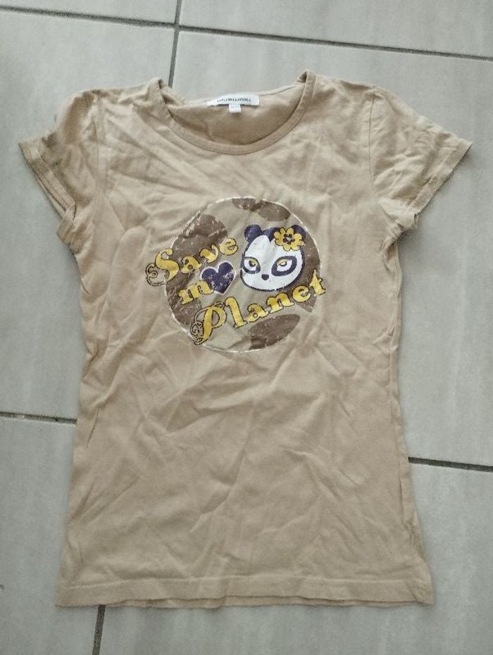 T shirt save the planet