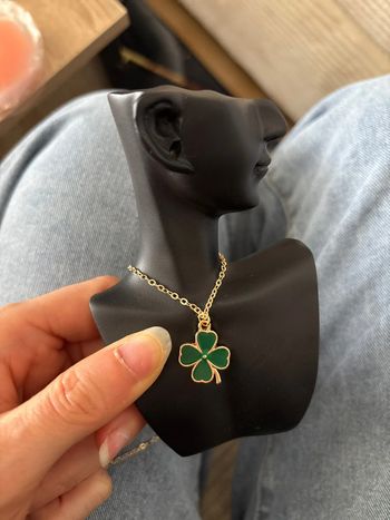 Collier à trèfle à 4 feuilles