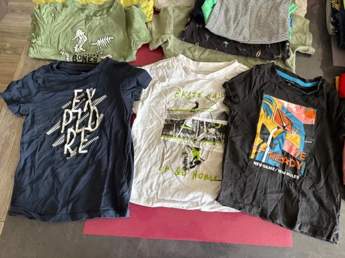 Lot tee-shirts 4 ans - photo numéro 4