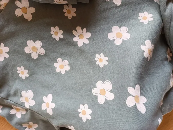 Robe pull Vertbaudet 6 ans motif marguerites - photo numéro 5