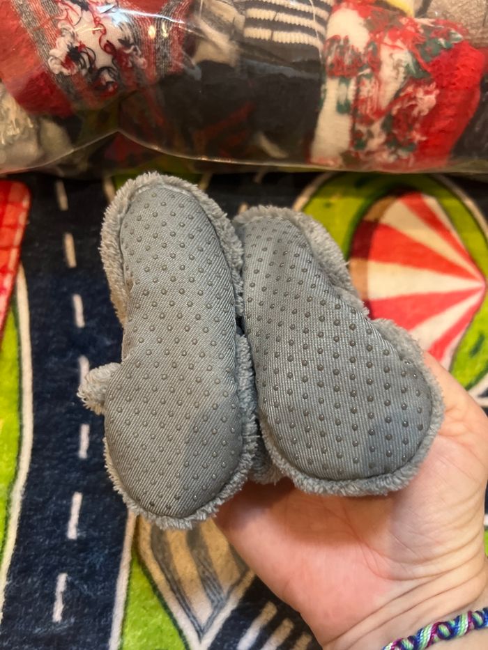 Lot chaussettes chaussons - photo numéro 3