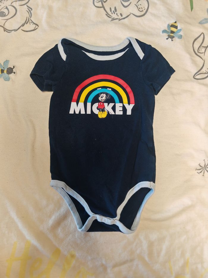 Lot 5 bodys Mickey Disney 9mois - photo numéro 4