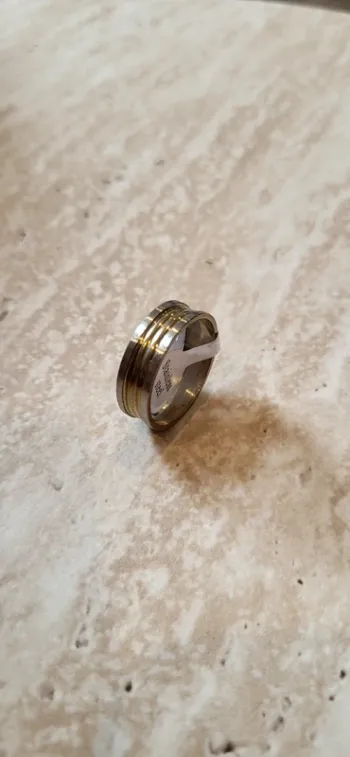 Bague acier bicolore argenté doré rainurée – Taille 21 - Neuf