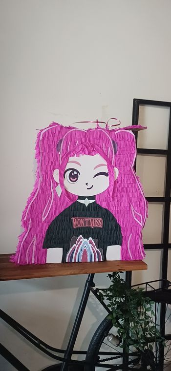 Pinatas K-pop Mira anniversaire 