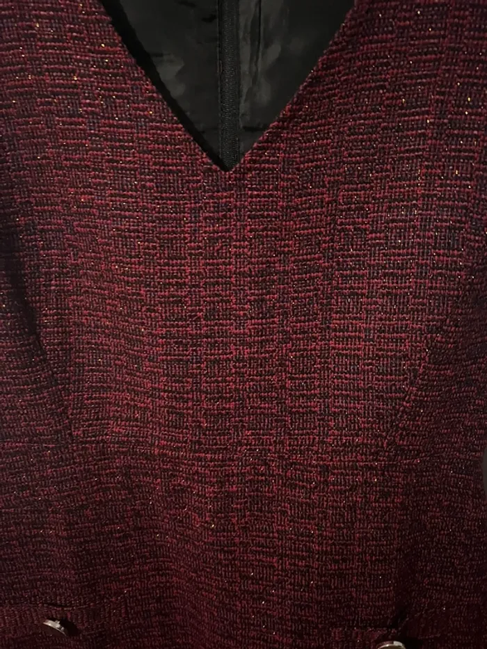 Jolie robe rouge bordeaux pailletée - photo numéro 4