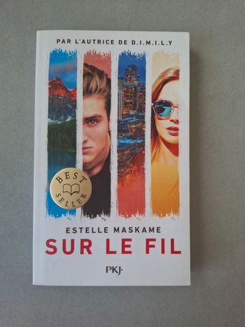 Livre "Sur le fil" de Estelle Maskame