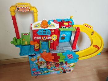 Maxi caserne de pompier tut tut bolide neuve