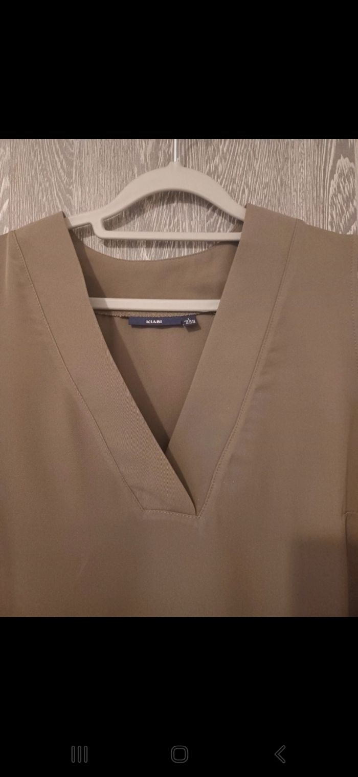 Blouse/ haut sans manches Kaki avec col v ouvert - photo numéro 3