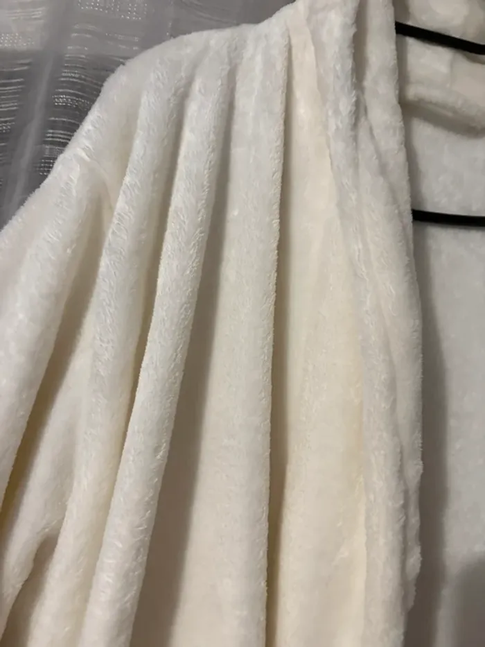 Peignoir blanc - photo numéro 5
