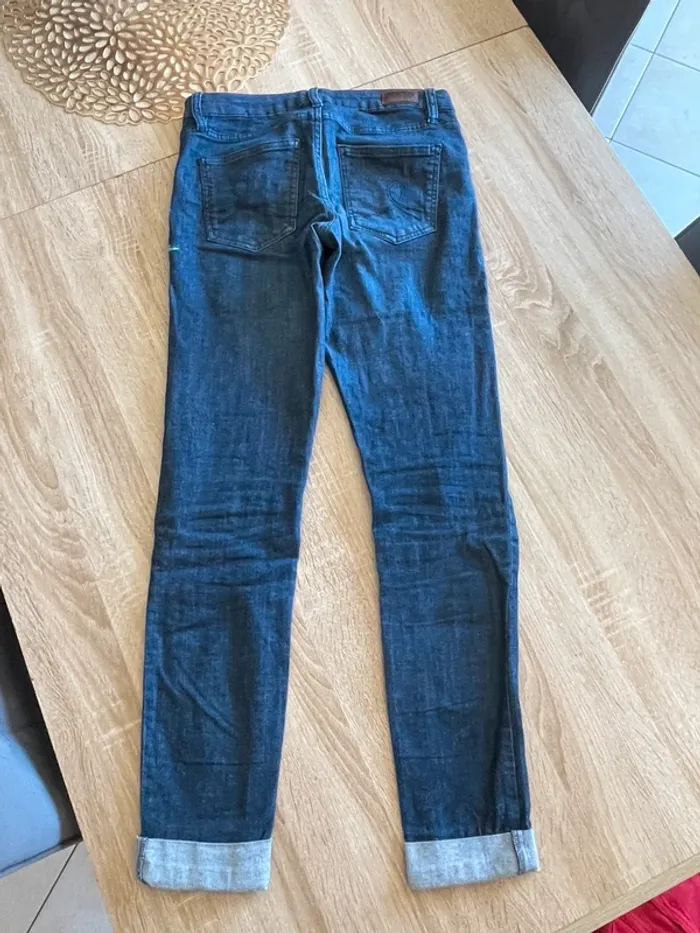 Jeans brodé - photo numéro 2