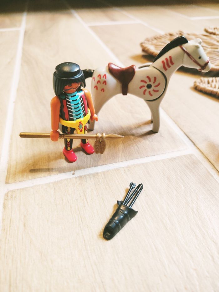 🐎Playmobil lot de figurines Indien, cheval et voleur cow boy western n*1 - photo numéro 2