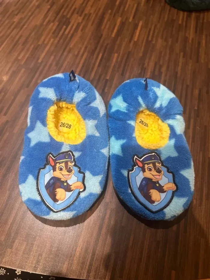 Chaussons antidérapants à enfiler enfant garcon pat patrouille chase taille 26/28