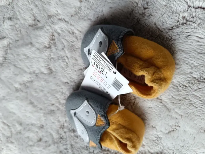 Chaussons renard neuf gris foncé jaune 16 - photo numéro 3