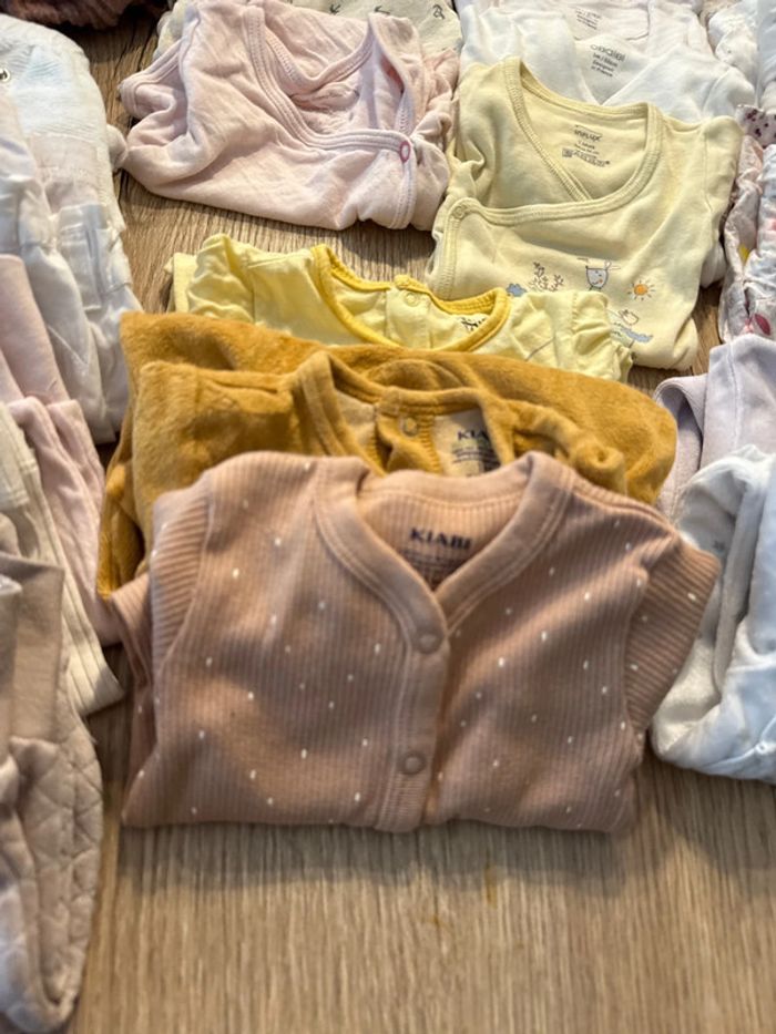 Lot vêtement 26 pièces fille 1 mois - photo numéro 3